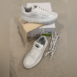 NIB Canada Goose Ossington sneaker white leather size 6.5 7711W $395